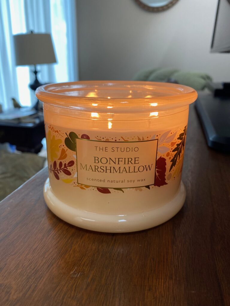 fall smelling candle