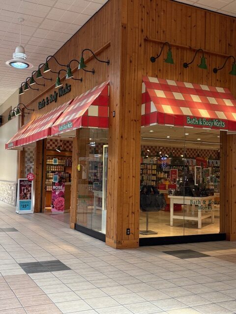 bath & body works storefront